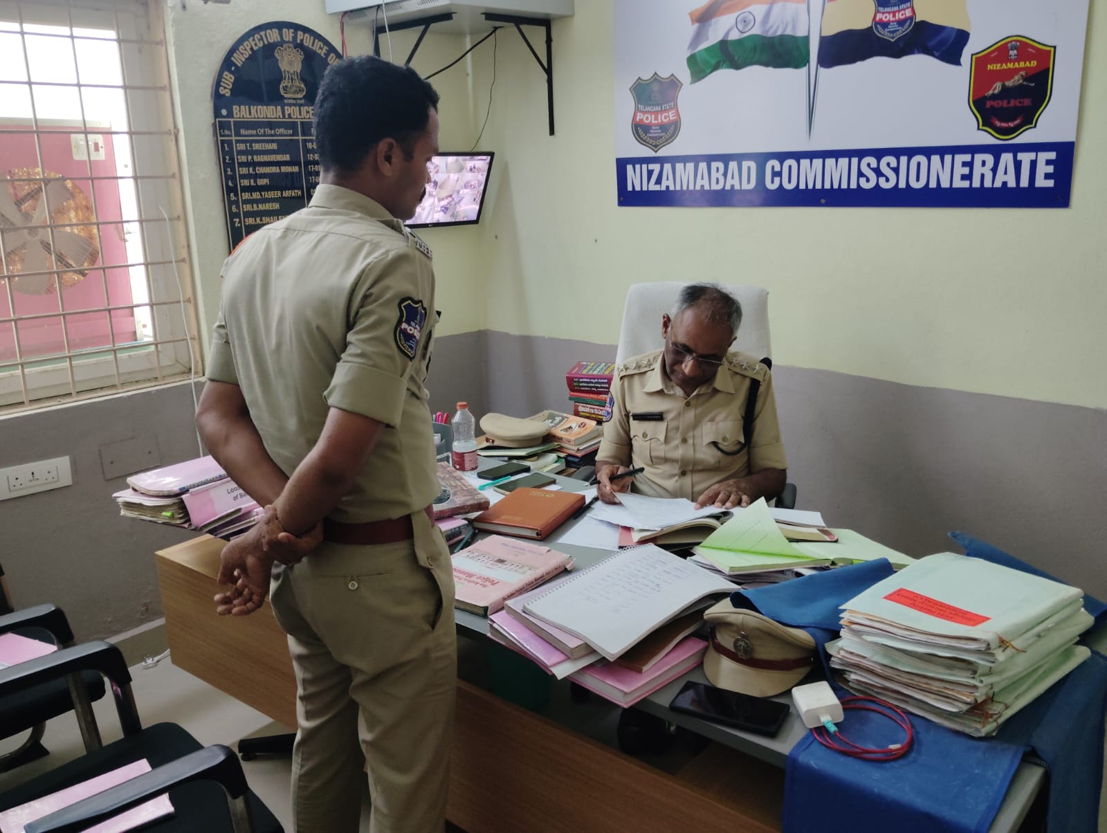 బాల్కొండ పోలీస్ స్టేషన్లో ఆర్మూర్ ఏసీపీ ఆకస్మిక తనిఖీలు
