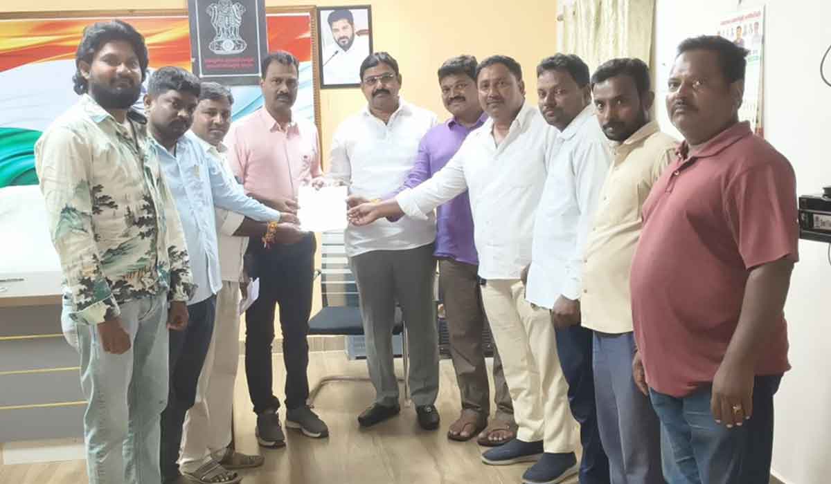 ధర్మారం ప్రభుత్వ భూముల్లో అక్రమ అనుమతులపై బీఆర్ఎస్ ఫిర్యాదు