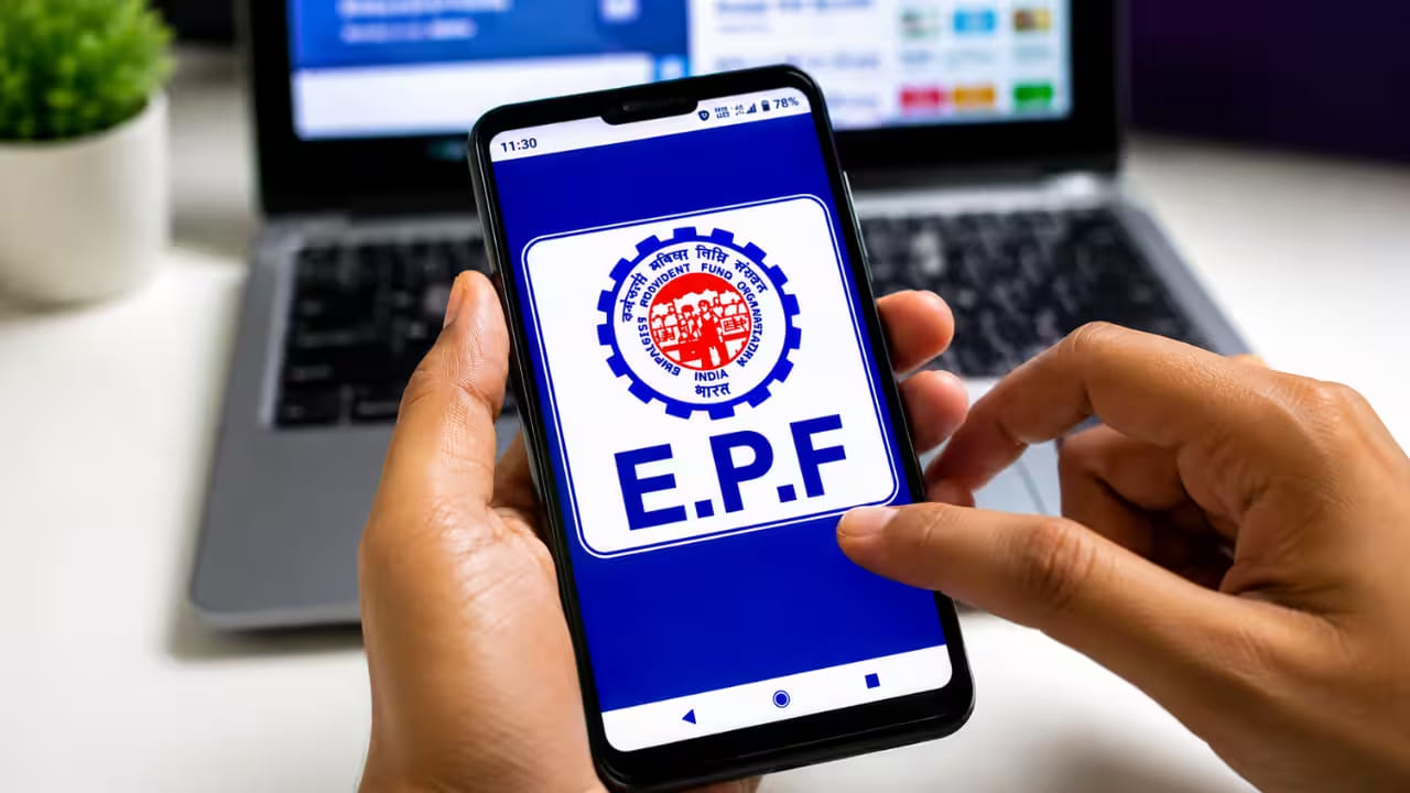 EPFO: మీ పీఎఫ్ డబ్బులు అసలు ఎక్కడికి వెళ్తాయి..? ఎక్కడెక్కడ పెట్టుబడులు పెడుతున్నారో తెలుసా..?
