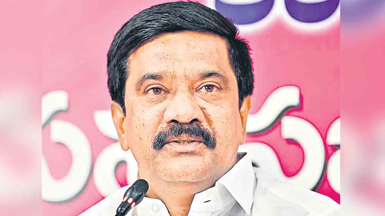 వేముల ప్రశాంత్ రెడ్డి నిరాహార దీక్ష బలంగా కొనసాగుతోంది