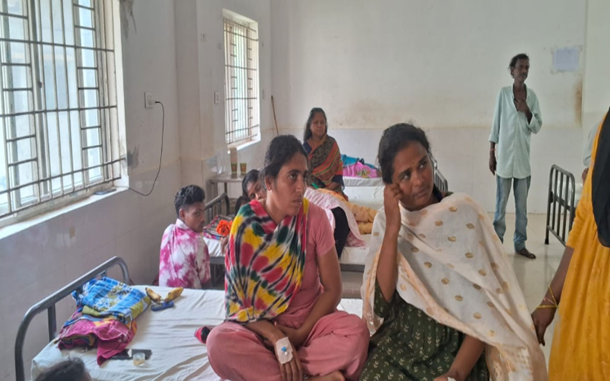 కొత్త అంజినాపురంలో పురుగుమందు ప్రభావం: 14 మంది కూలీలకు అస్వస్థత