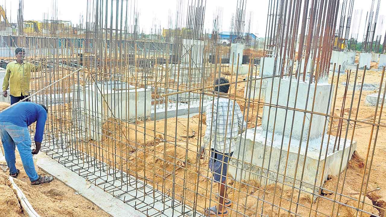 మహబూబ్నగర్ ఇండస్ట్రియల్ పార్కు భూ పరిహారంలో భారీ అక్రమాలు