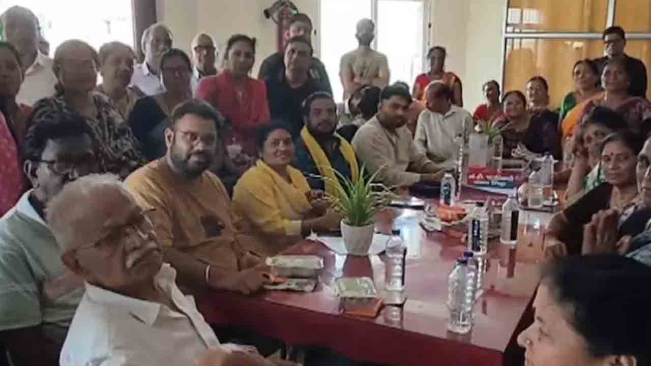 నేపాల్ వరదల్లో చిక్కుకున్న వంద మంది మహారాష్ట్ర యాత్రికులు.. రక్షించిన బీహార్ ప్రభుత్వం
