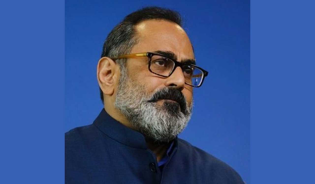 మహిళలపై మత పెద్దల ఆంక్షలను వ్యతిరేకించిన రాజీవ్ చంద్రశేఖర్