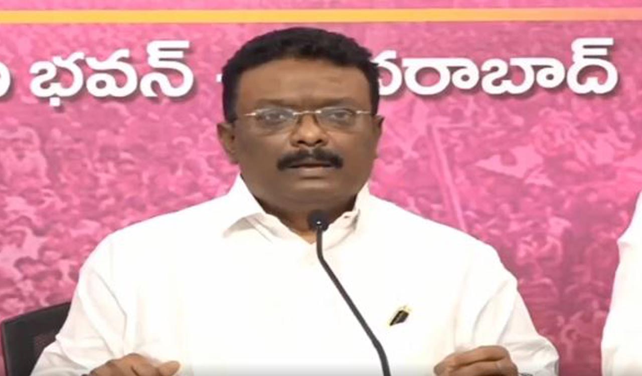 PM ఏక్తా యూనిటీ మాల్ స్థలంలో ఉద్రిక్తత; తనిఖీకి వెళ్లిన BRS నేతలను పోలీసులు అడ్డుకున్నారు