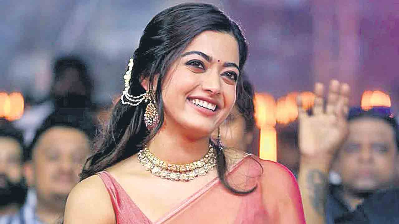 షూటింగ్లో రష్మిక మందన్నాకు గాయం: ఆరు వారాల విశ్రాంతి