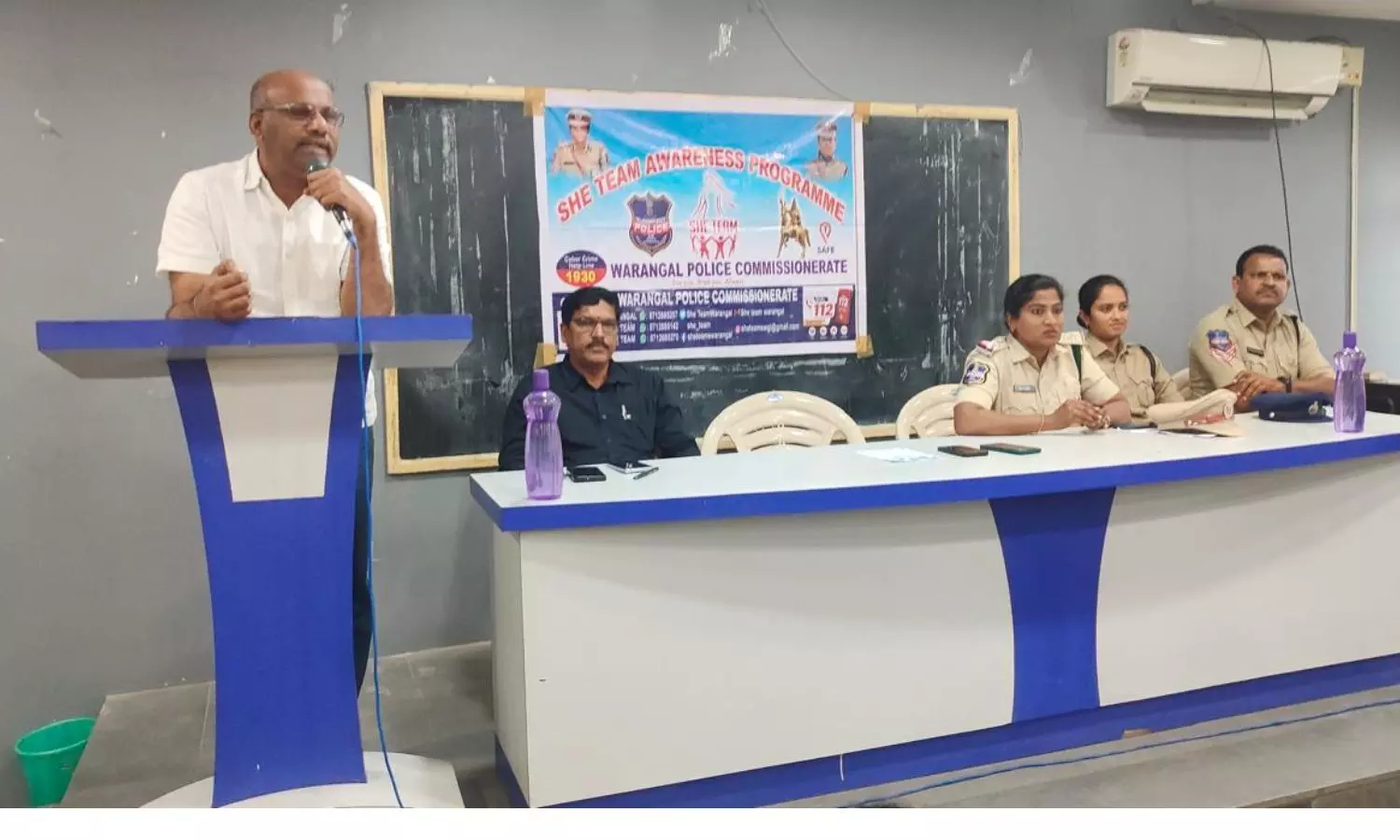 వరంగల్: విద్యార్థినులకు మహిళా భద్రత, సైబర్ నేరాలపై ఏసీపీ అవగాహన